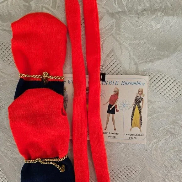 Vintage Barbie Doll with Accessories in GREAT Condition - Picture 6 of 12